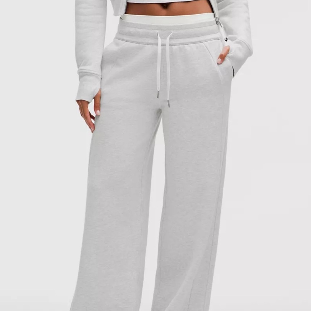 scuba mid-rise wide-leg pant in heathered core ultra light grey